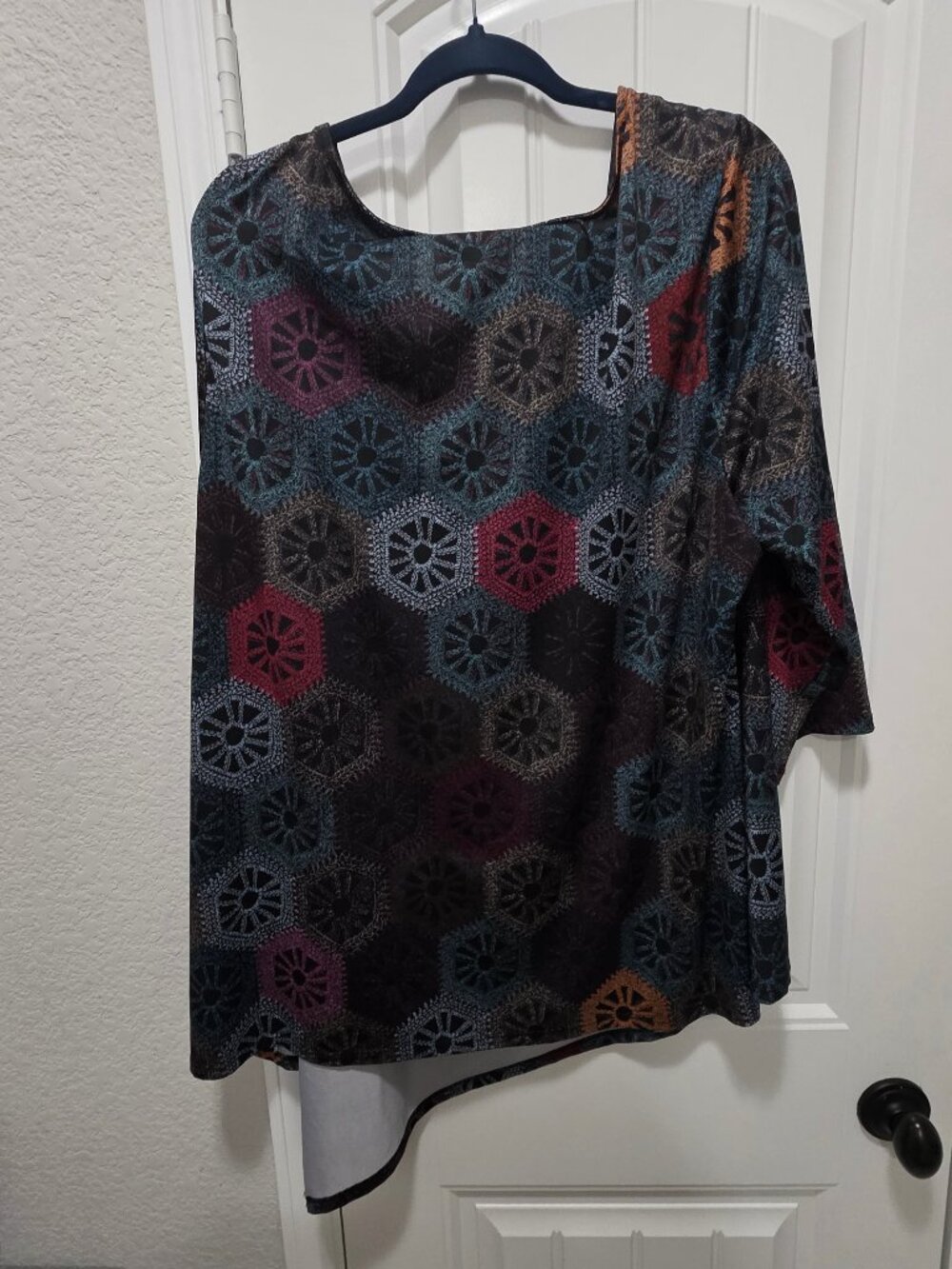Isabel + Alice 3X Abstract Print Asymmetrical Sharkbite Tunic Top